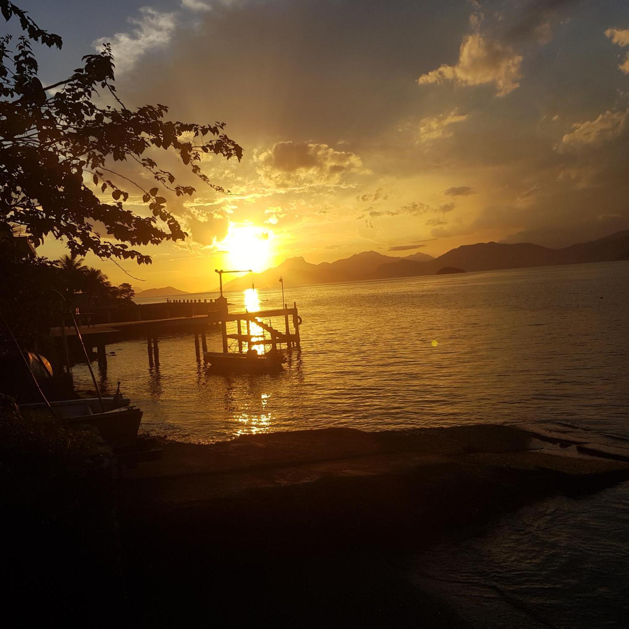 Casa Em Ilha Paradisíaca Com Na Varanda *