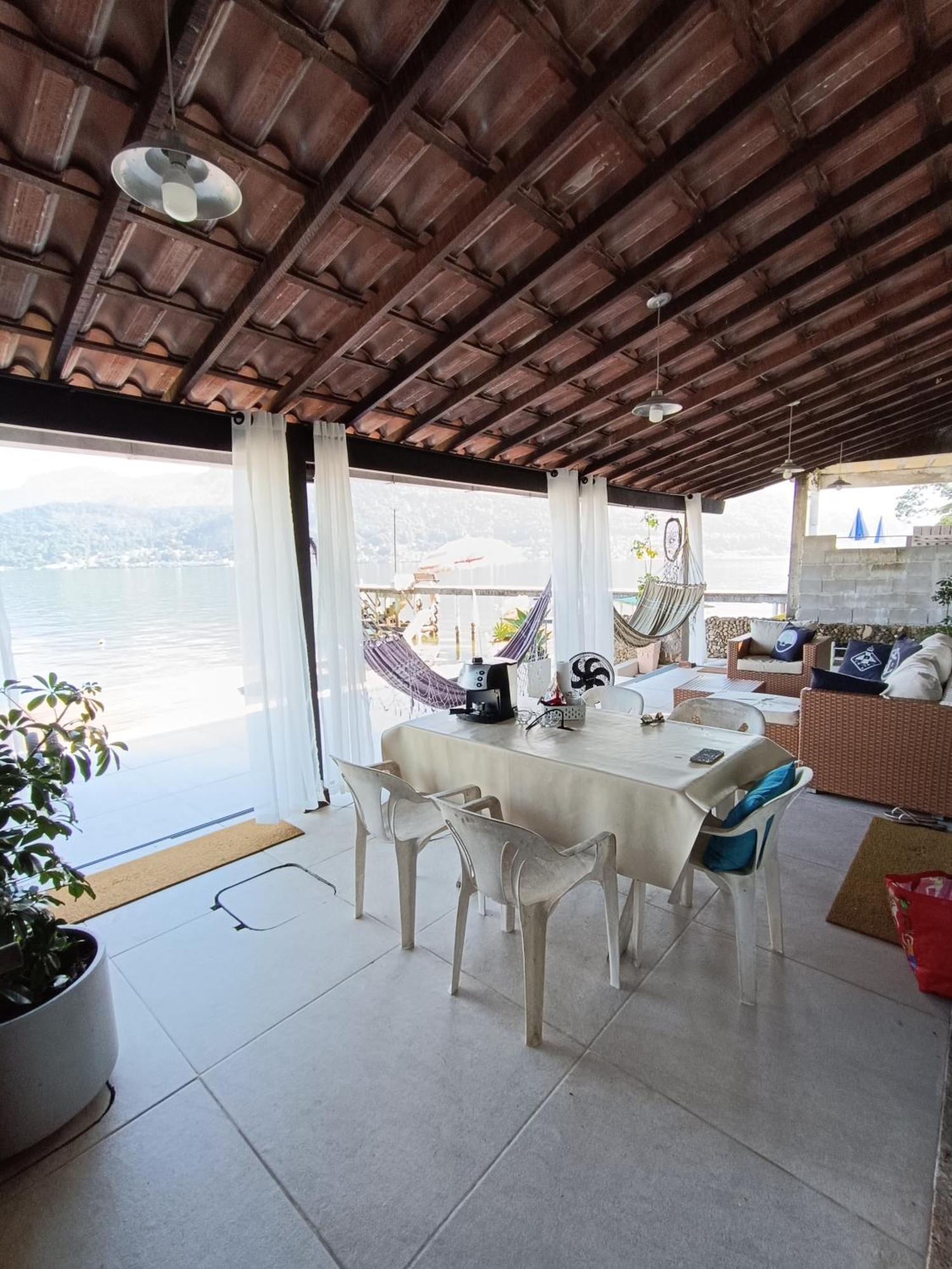 Casa Em Ilha Paradisíaca Com Na Varanda *